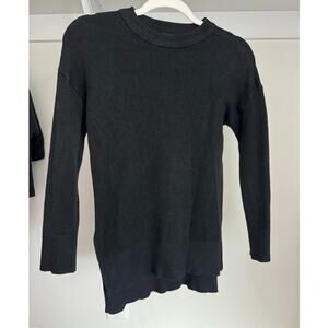 Tahari‎ Women's Crew Neck Light Sweater Black Long Sleeve Fall Layering